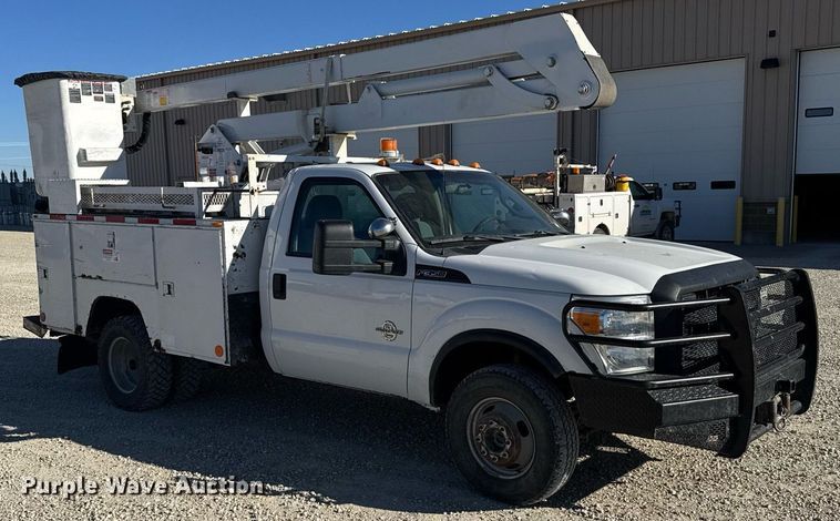 image for item DX3910 2015 Ford F350 Super Duty bucket truck
