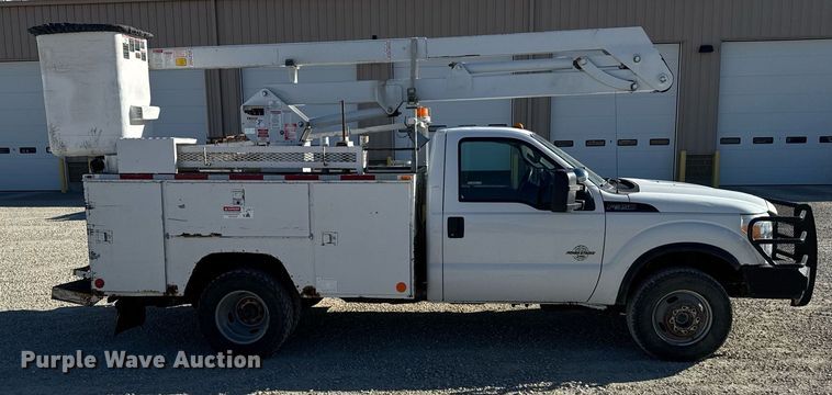 image for item DX3910 2015 Ford F350 Super Duty bucket truck