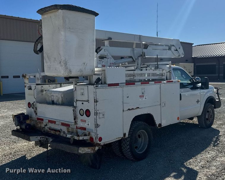 image for item DX3910 2015 Ford F350 Super Duty bucket truck