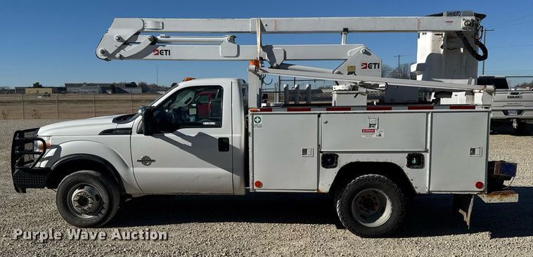 image for item DX3910 2015 Ford F350 Super Duty bucket truck