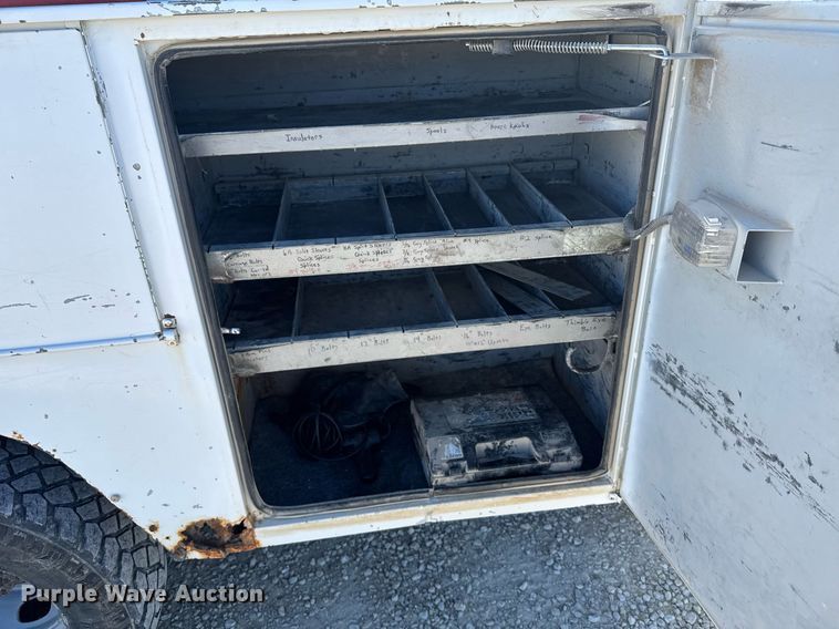 image for item DX3910 2015 Ford F350 Super Duty bucket truck