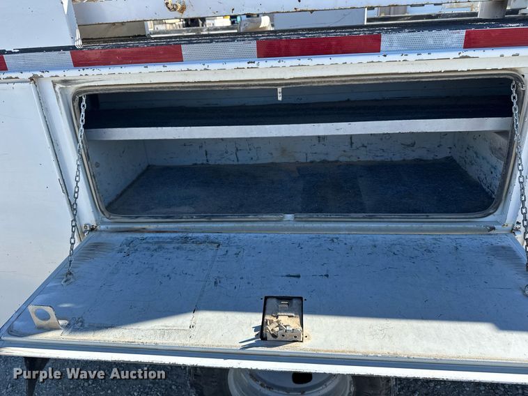 image for item DX3910 2015 Ford F350 Super Duty bucket truck