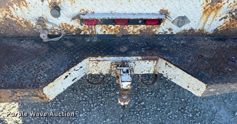 image for item DX3910 2015 Ford F350 Super Duty bucket truck