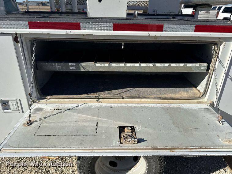 image for item DX3910 2015 Ford F350 Super Duty bucket truck