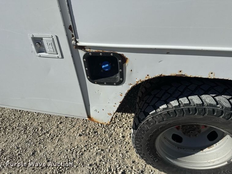 image for item DX3910 2015 Ford F350 Super Duty bucket truck