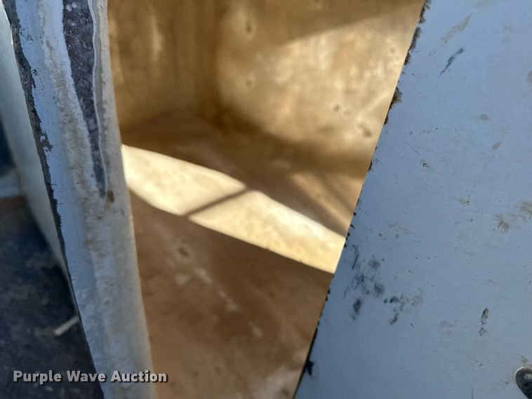 image for item DX3910 2015 Ford F350 Super Duty bucket truck