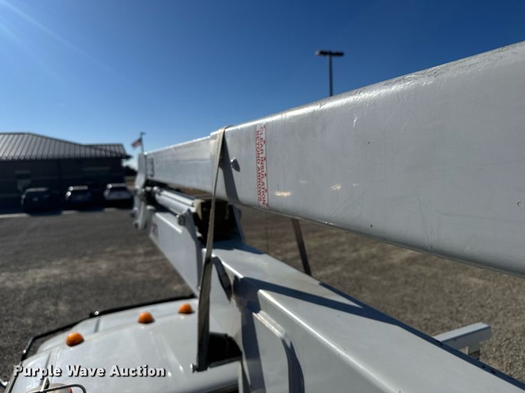 image for item DX3910 2015 Ford F350 Super Duty bucket truck