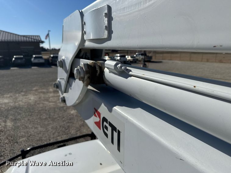 image for item DX3910 2015 Ford F350 Super Duty bucket truck