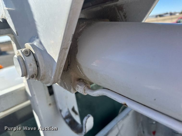 image for item DX3910 2015 Ford F350 Super Duty bucket truck