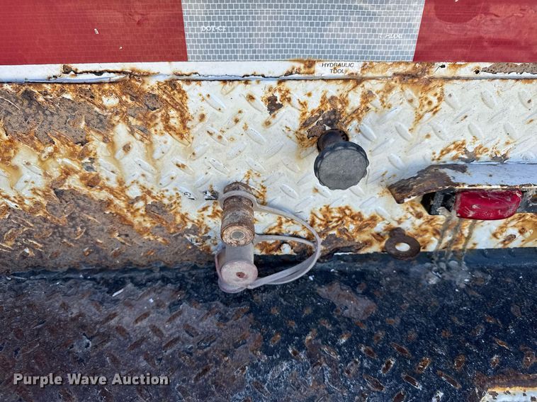 image for item DX3910 2015 Ford F350 Super Duty bucket truck