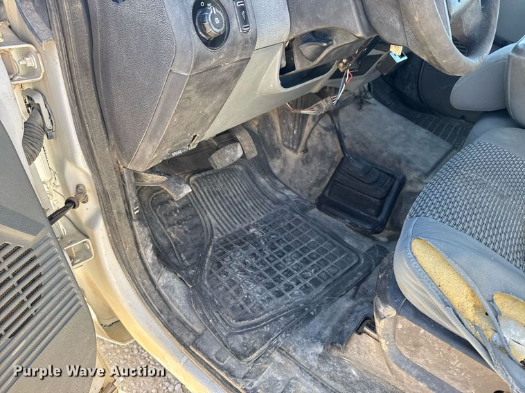 image for item DX3910 2015 Ford F350 Super Duty bucket truck