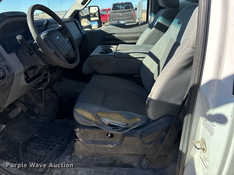 image for item DX3910 2015 Ford F350 Super Duty bucket truck