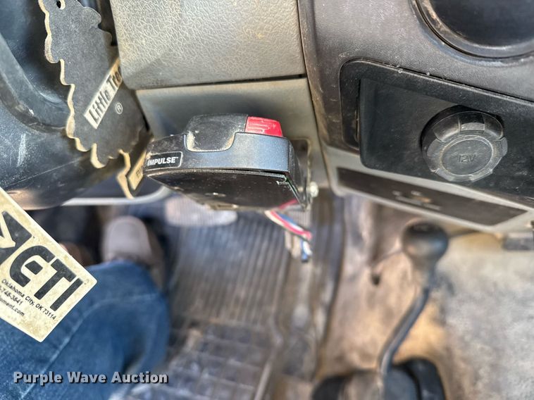 image for item DX3910 2015 Ford F350 Super Duty bucket truck