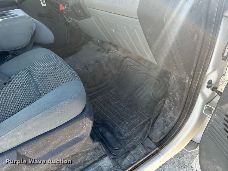 image for item DX3910 2015 Ford F350 Super Duty bucket truck