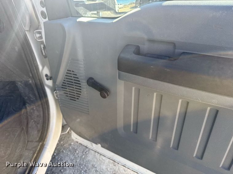 image for item DX3910 2015 Ford F350 Super Duty bucket truck