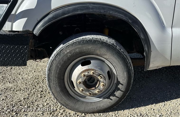 image for item DX3910 2015 Ford F350 Super Duty bucket truck