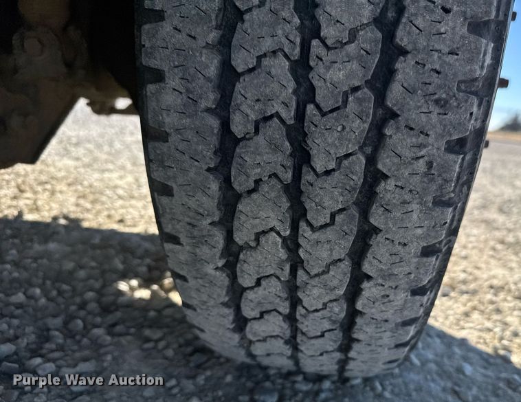 image for item DX3910 2015 Ford F350 Super Duty bucket truck