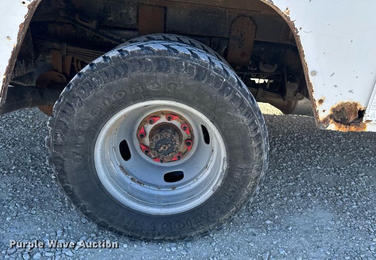 image for item DX3910 2015 Ford F350 Super Duty bucket truck