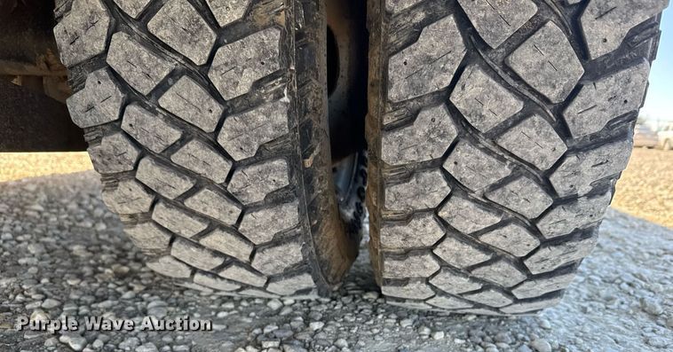 image for item DX3910 2015 Ford F350 Super Duty bucket truck