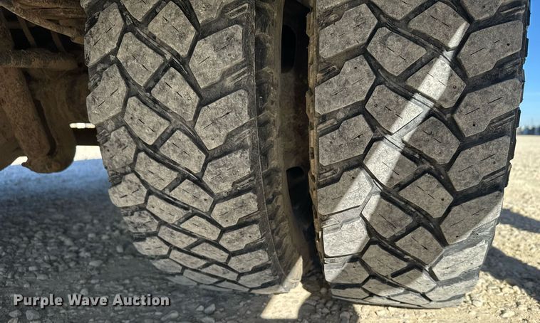 image for item DX3910 2015 Ford F350 Super Duty bucket truck