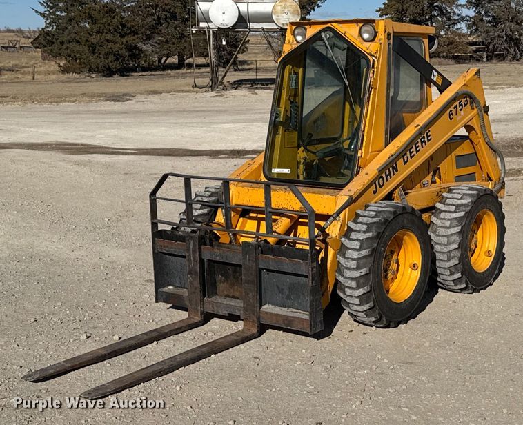 image for item DX3920 1988 John Deere 675B skid steer loader
