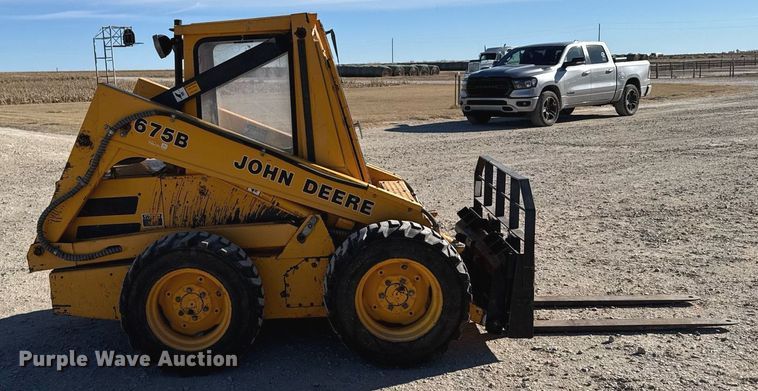 image for item DX3920 1988 John Deere 675B skid steer loader