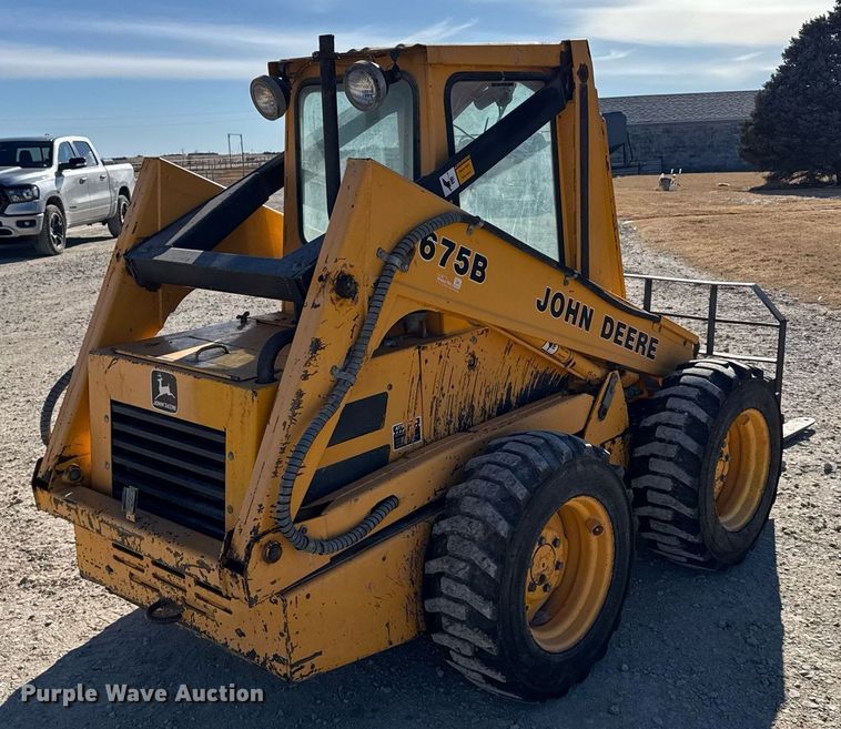 image for item DX3920 1988 John Deere 675B skid steer loader