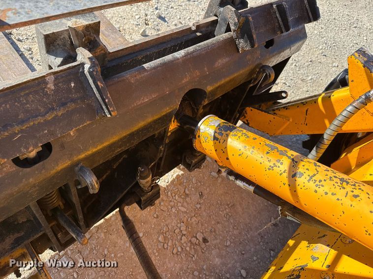 image for item DX3920 1988 John Deere 675B skid steer loader