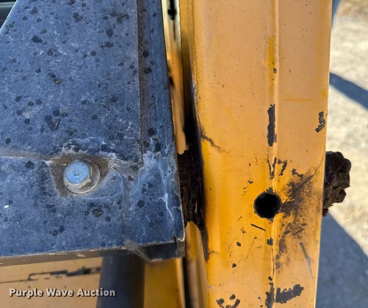 image for item DX3920 1988 John Deere 675B skid steer loader