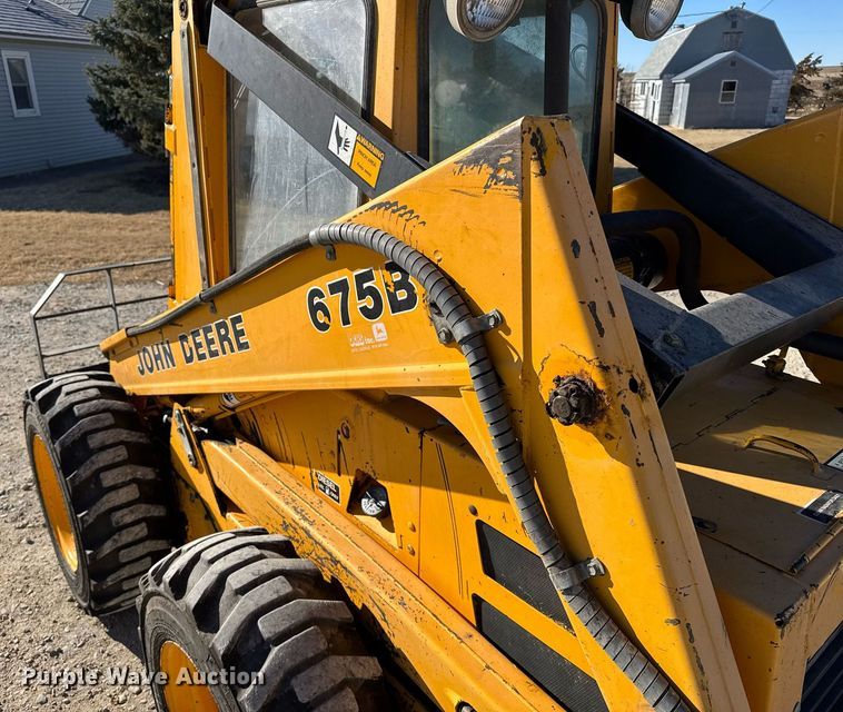 image for item DX3920 1988 John Deere 675B skid steer loader