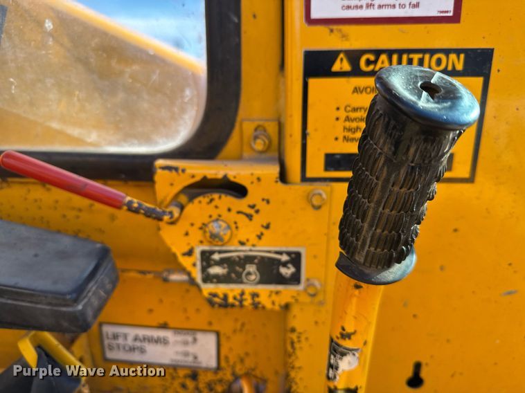 image for item DX3920 1988 John Deere 675B skid steer loader