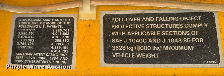 image for item DX3920 1988 John Deere 675B skid steer loader