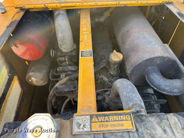 image for item DX3920 1988 John Deere 675B skid steer loader