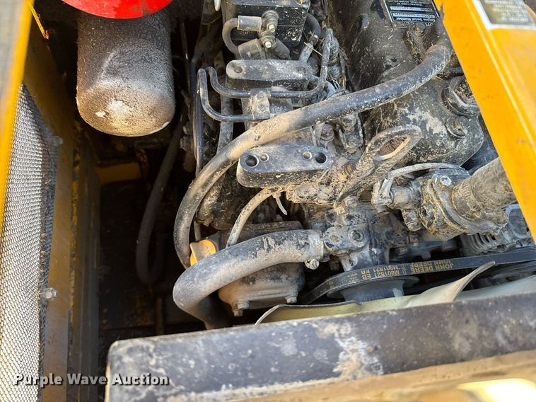 image for item DX3920 1988 John Deere 675B skid steer loader