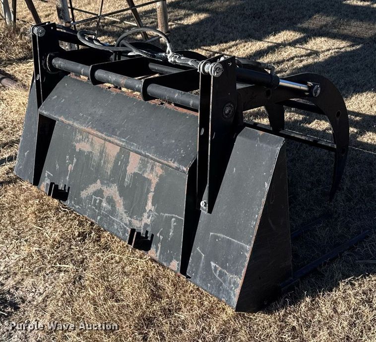 image for item DX3920 1988 John Deere 675B skid steer loader