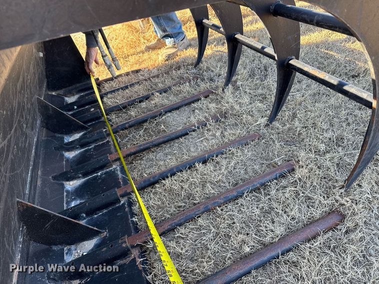 image for item DX3920 1988 John Deere 675B skid steer loader