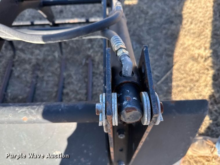 image for item DX3920 1988 John Deere 675B skid steer loader