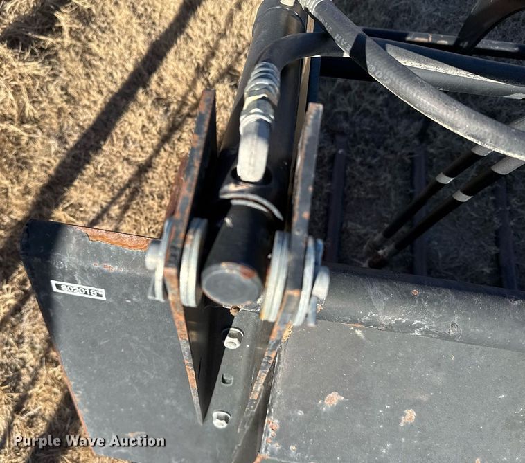 image for item DX3920 1988 John Deere 675B skid steer loader