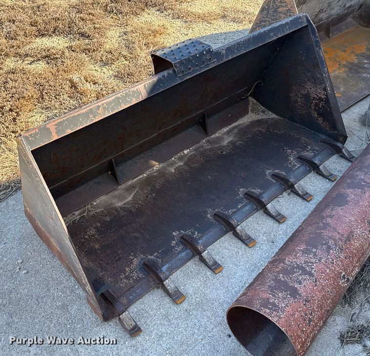 image for item DX3920 1988 John Deere 675B skid steer loader