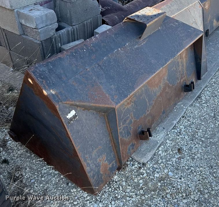 image for item DX3920 1988 John Deere 675B skid steer loader