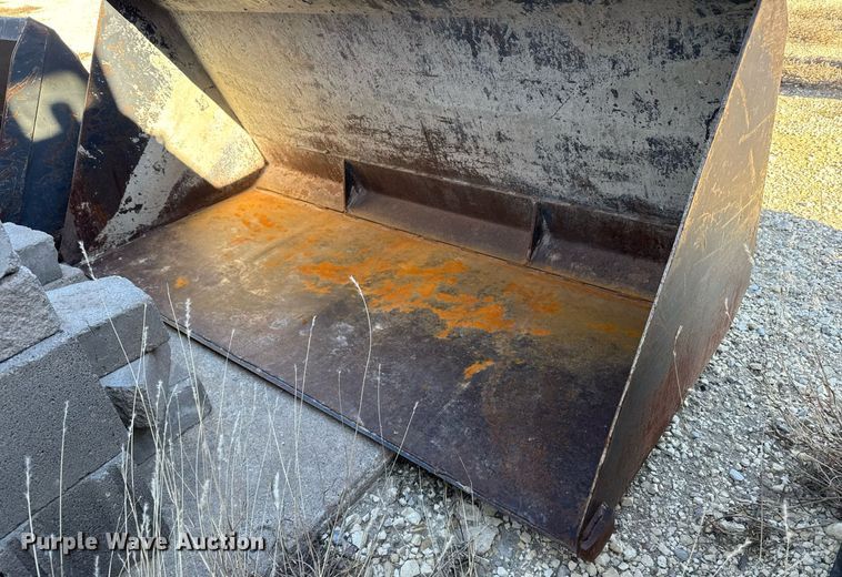 image for item DX3920 1988 John Deere 675B skid steer loader