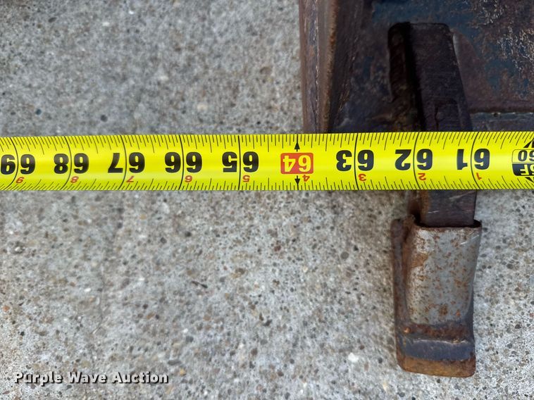 image for item DX3920 1988 John Deere 675B skid steer loader