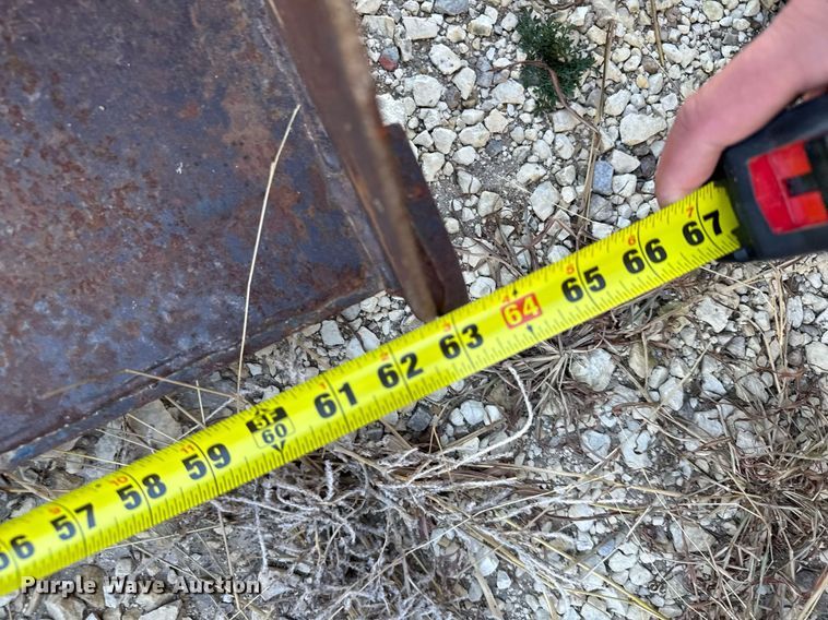 image for item DX3920 1988 John Deere 675B skid steer loader