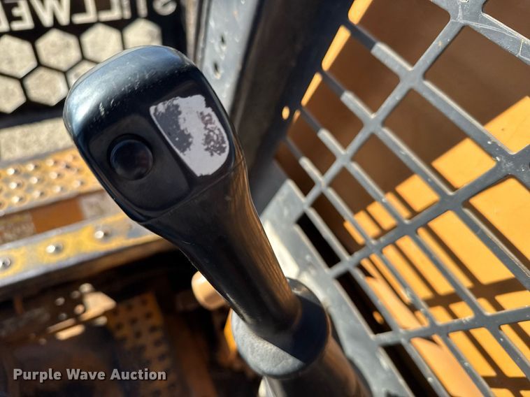 image for item DX3921 2001 Case 85XT skid steer loader