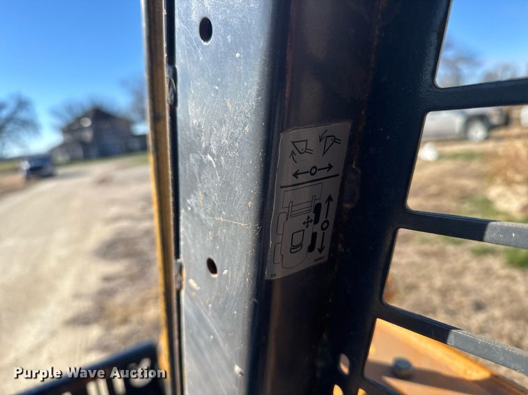 image for item DX3921 2001 Case 85XT skid steer loader