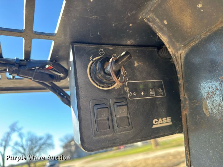 image for item DX3921 2001 Case 85XT skid steer loader