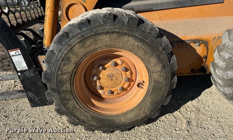 image for item DX3921 2001 Case 85XT skid steer loader