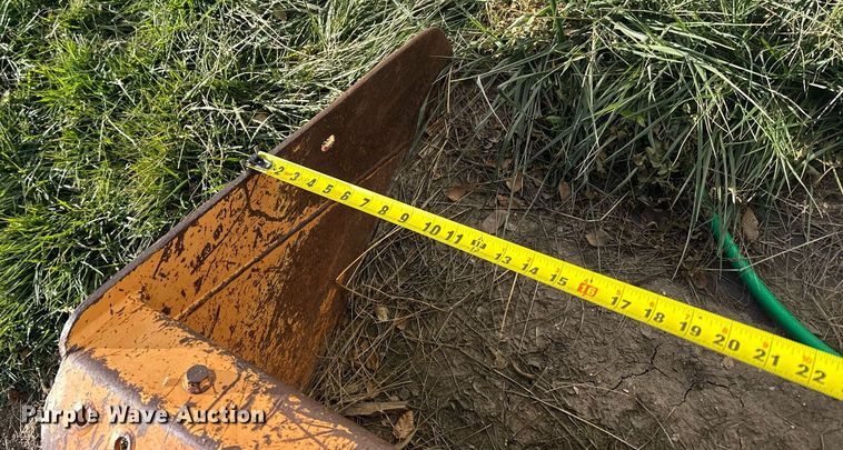 image for item DX3921 2001 Case 85XT skid steer loader