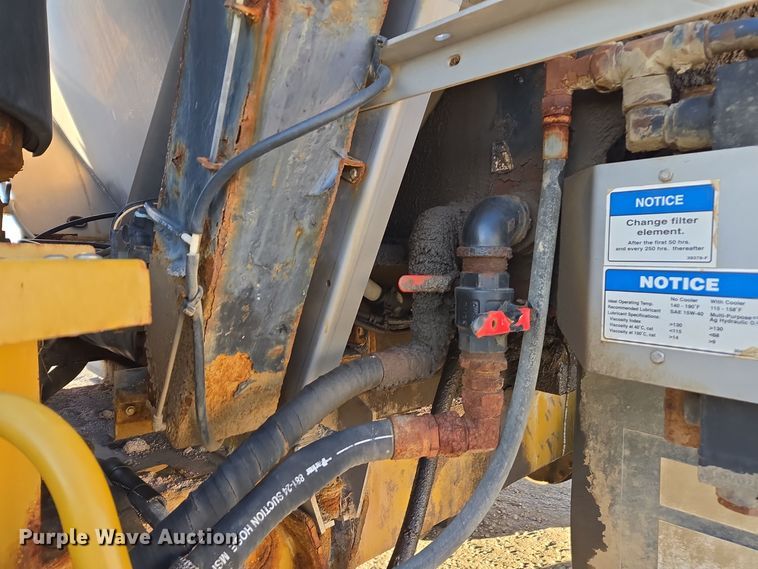 image for item EE7964 2006 TerraGator 6203 spreader