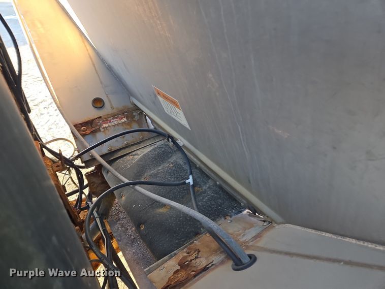 image for item EE7964 2006 TerraGator 6203 spreader